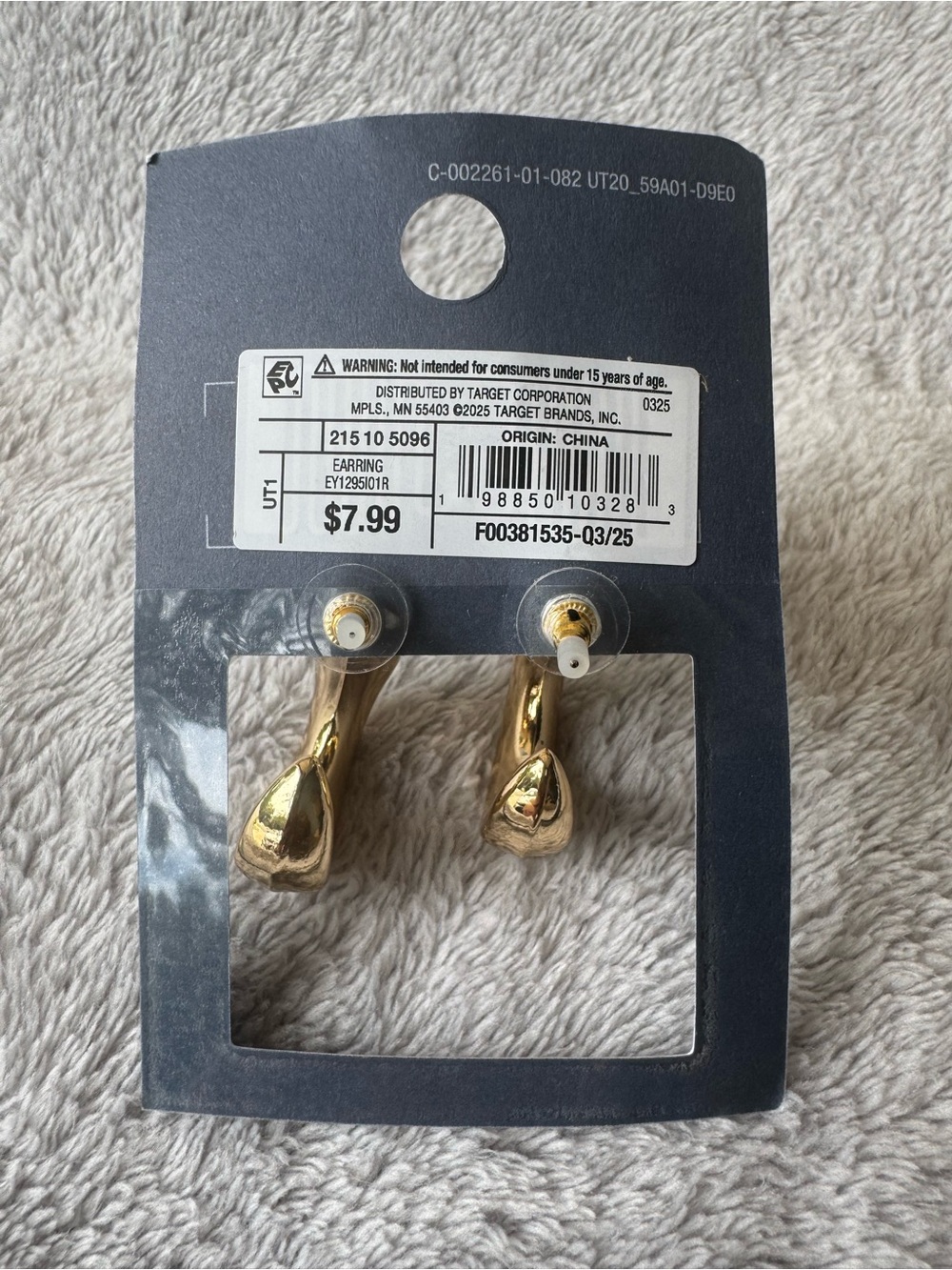 Lot of 5 Universal Thread Gold Toned Earrings 1 Trio Pack and 2 Singles - Picture 3 of 7